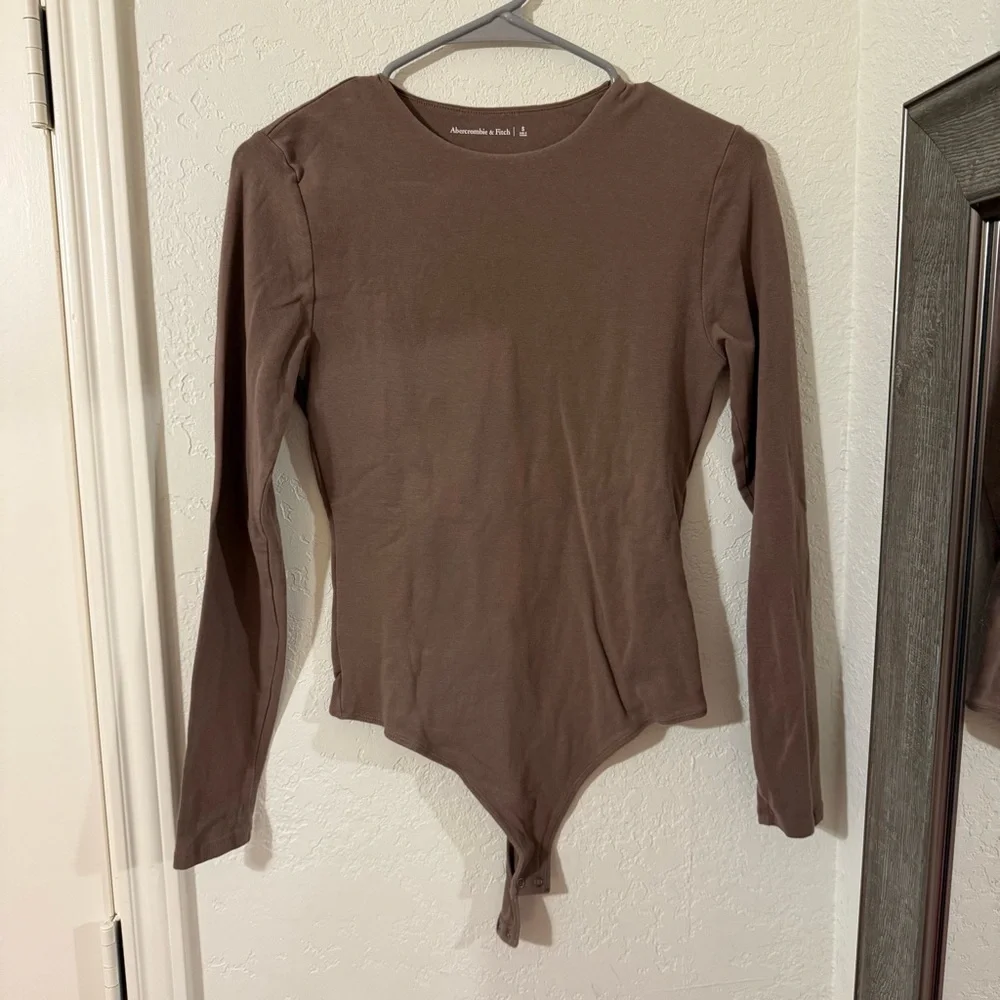 set of 3 Abercrombie long sleeve body suits - Picture 4 of 4